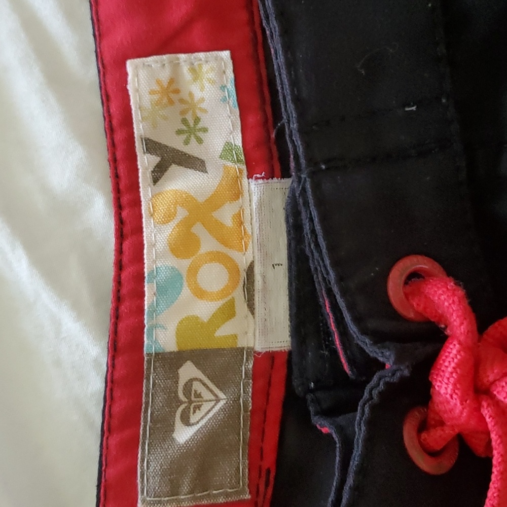 Y2K Roxy Boardshorts - Picture 2 of 8